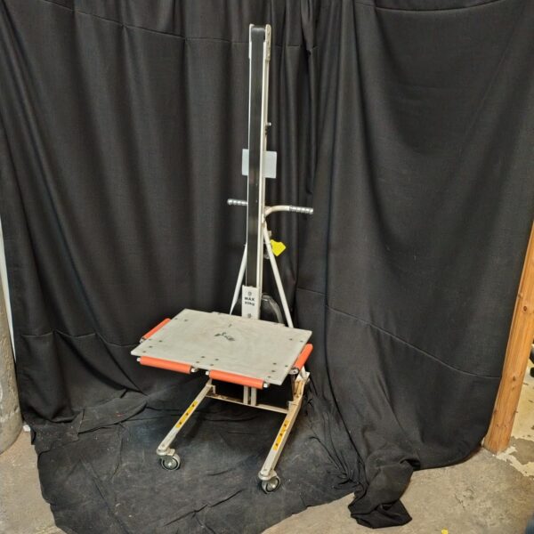 Electric Goods Lift - Image 4