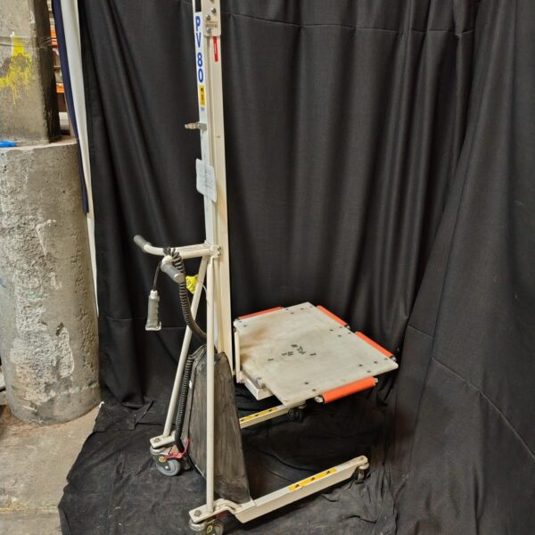 Electric Goods Lift